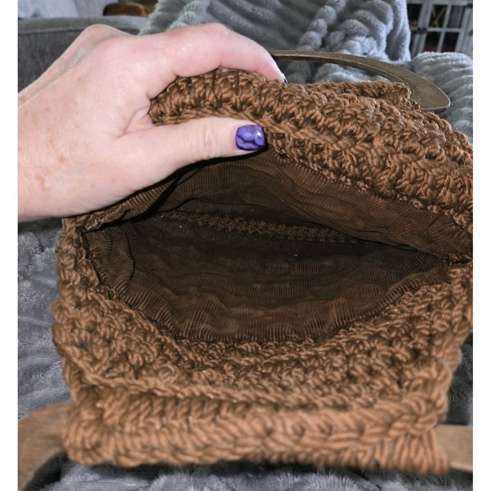 VINTAGE‎ Hand-made Brown Crocheted Macrame Purse Wooden Handles And Beads BOHO - Picture 6 of 10